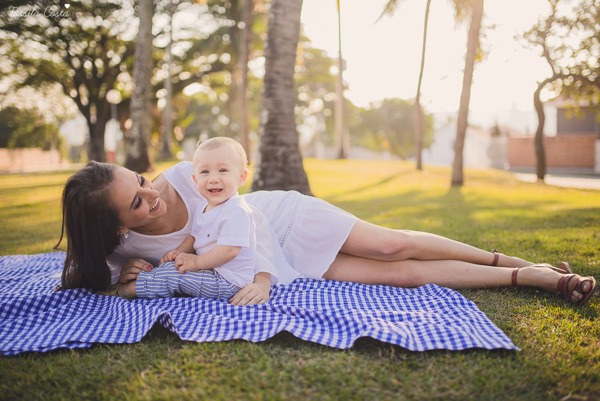 Ensaio fotográfico realizado na Ilha do Frade, família super especial, bebê Níkolas lindo, fotos muito divertidas, tarde de fotos feliz em Vitória ES, fotografia de Tássila Costa, família especial que fotogr