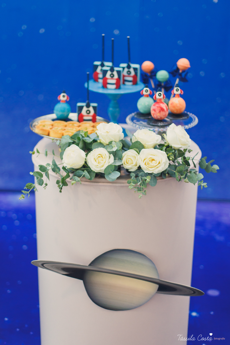 chá de bebê super diferente, da blogueira Thanandra, mãe do josé e levi, mãe de dois, chá de bebê todo azul, tema universo, tema constelação, fotografia de chá de bebê em vitória, ideia para chá de bebê super diferente, tássila costa fotografia 