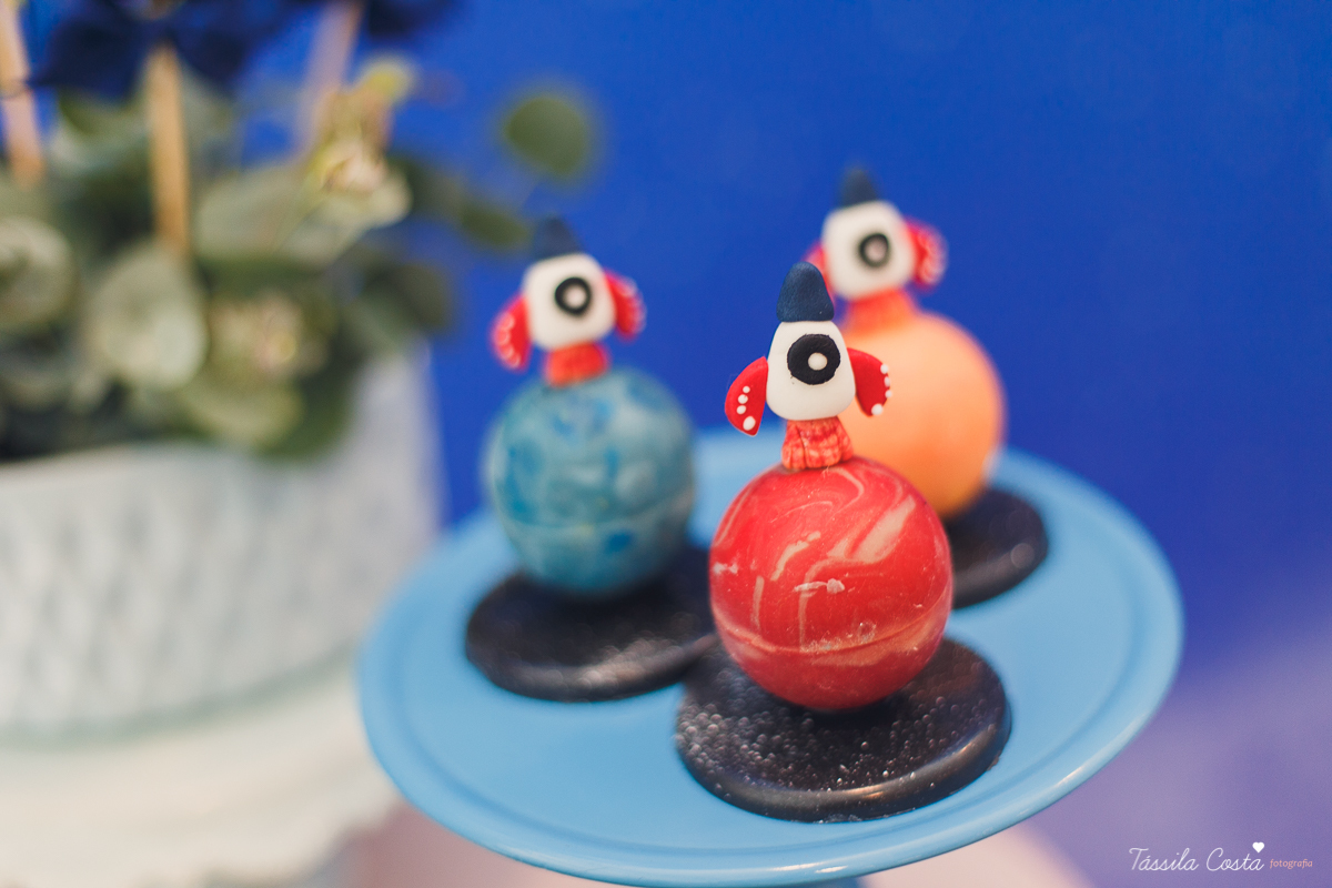 chá de bebê super diferente, da blogueira Thanandra, mãe do josé e levi, mãe de dois, chá de bebê todo azul, tema universo, tema constelação, fotografia de chá de bebê em vitória, ideia para chá de bebê super diferente, tássila costa fotografia 