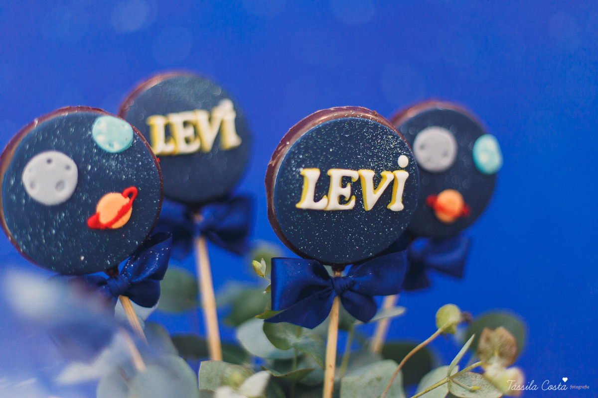 chá de bebê super diferente, da blogueira Thanandra, mãe do josé e levi, mãe de dois, chá de bebê todo azul, tema universo, tema constelação, fotografia de chá de bebê em vitória, ideia para chá de bebê super diferente, tássila costa fotografia 