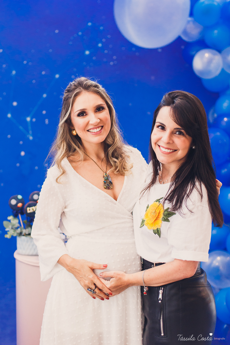 chá de bebê super diferente, da blogueira Thanandra, mãe do josé e levi, mãe de dois, chá de bebê todo azul, tema universo, tema constelação, fotografia de chá de bebê em vitória, ideia para chá de bebê super diferente, tássila costa fotografia 