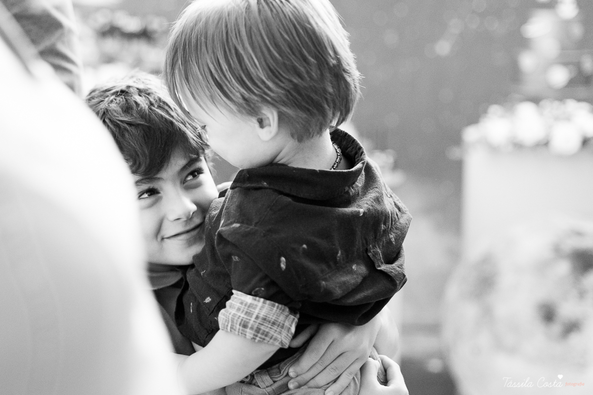 chá de bebê super diferente, da blogueira Thanandra, mãe do josé e levi, mãe de dois, chá de bebê todo azul, tema universo, tema constelação, fotografia de chá de bebê em vitória, ideia para chá de bebê super diferente, tássila costa fotografia 