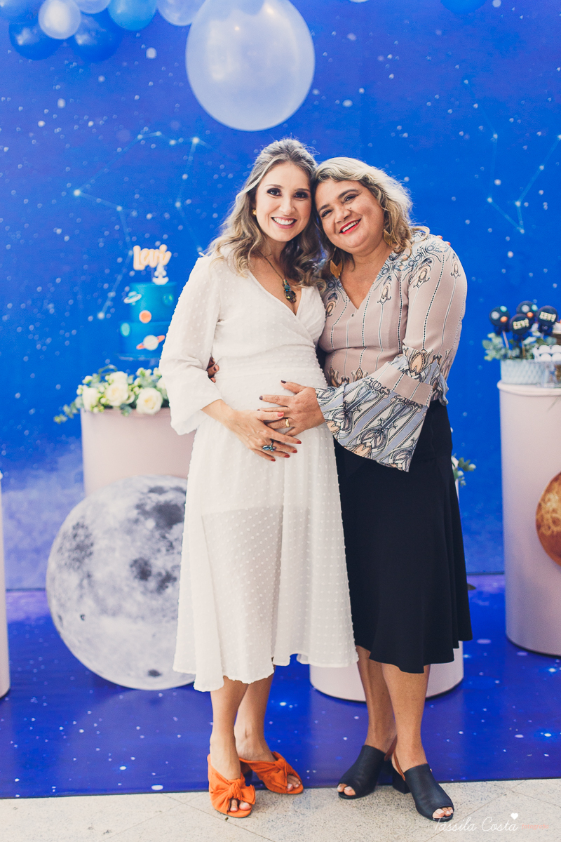 chá de bebê super diferente, da blogueira Thanandra, mãe do josé e levi, mãe de dois, chá de bebê todo azul, tema universo, tema constelação, fotografia de chá de bebê em vitória, ideia para chá de bebê super diferente, tássila costa fotografia 