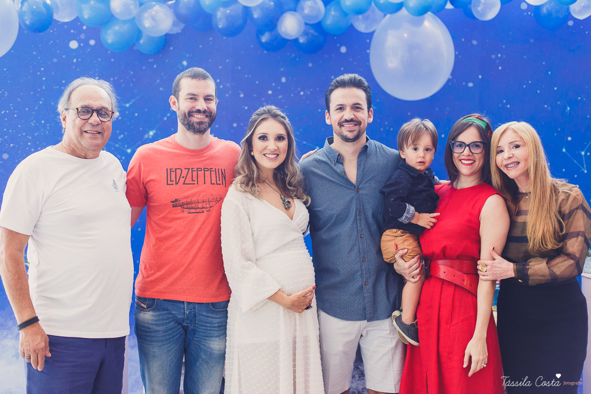 chá de bebê super diferente, da blogueira Thanandra, mãe do josé e levi, mãe de dois, chá de bebê todo azul, tema universo, tema constelação, fotografia de chá de bebê em vitória, ideia para chá de bebê super diferente, tássila costa fotografia 