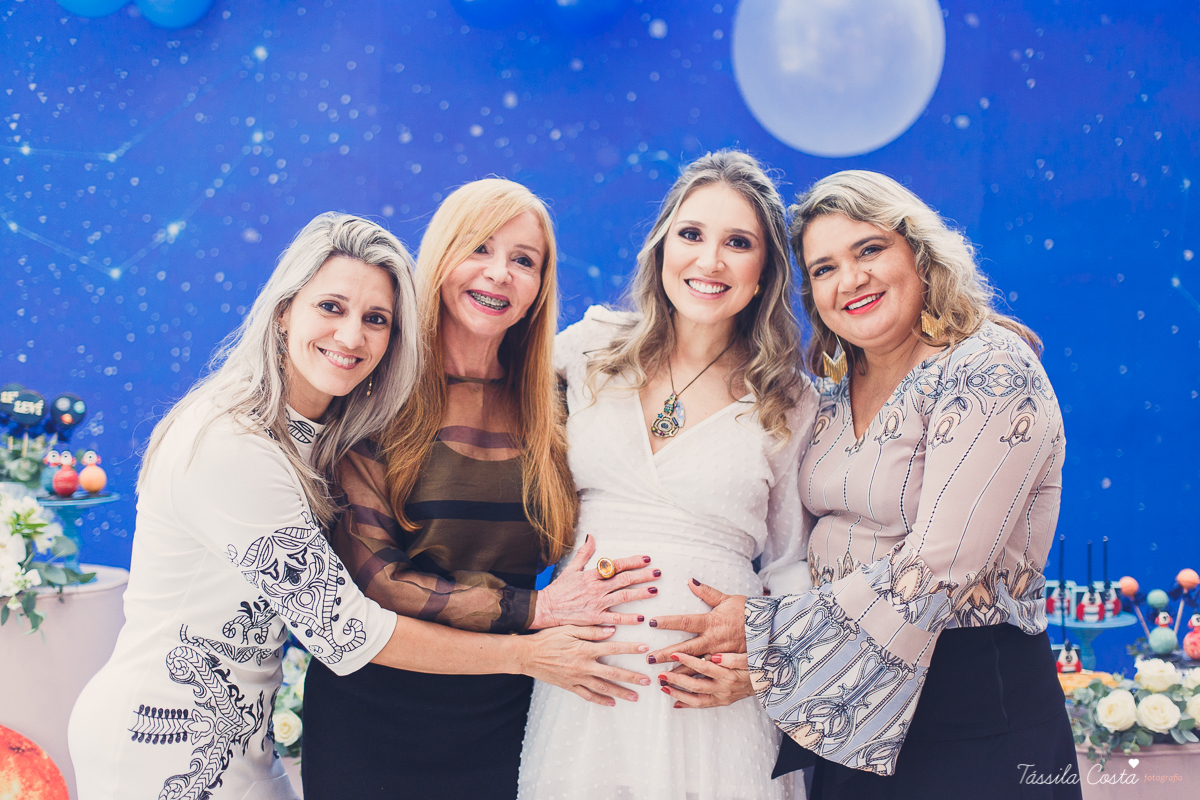 chá de bebê super diferente, da blogueira Thanandra, mãe do josé e levi, mãe de dois, chá de bebê todo azul, tema universo, tema constelação, fotografia de chá de bebê em vitória, ideia para chá de bebê super diferente, tássila costa fotografia 