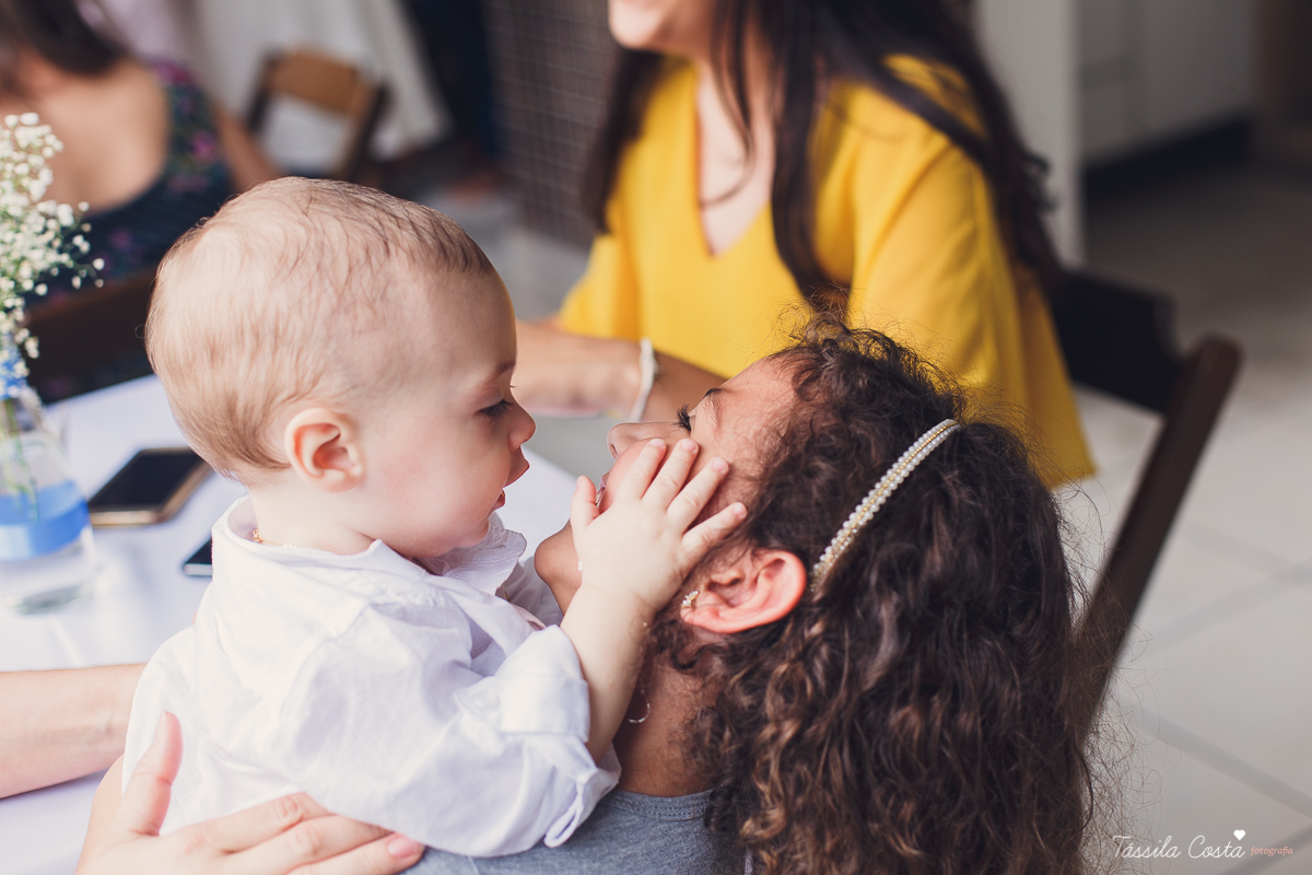 batizado do Davi, batizado no Santuário de Fátima, no Bairro de Fátima, em Vitória ES, fotografia de batizado em Vitória ES, decoração de almoço de batizado, batizado de menino, o que vestir no batizado do meu filho, batizando meu bebê de 9 meses, tássila