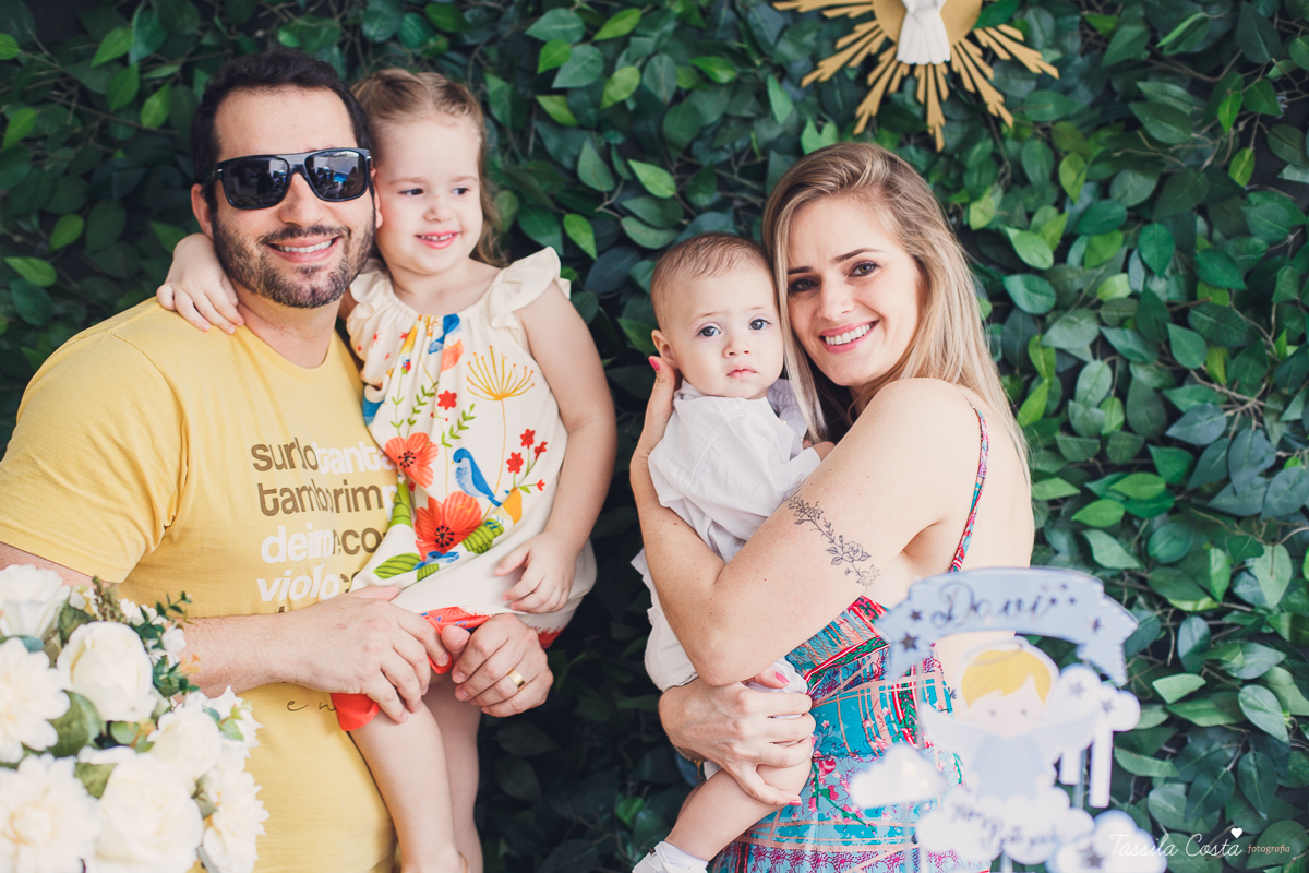 batizado do Davi, batizado no Santuário de Fátima, no Bairro de Fátima, em Vitória ES, fotografia de batizado em Vitória ES, decoração de almoço de batizado, batizado de menino, o que vestir no batizado do meu filho, batizando meu bebê de 9 meses, tássila