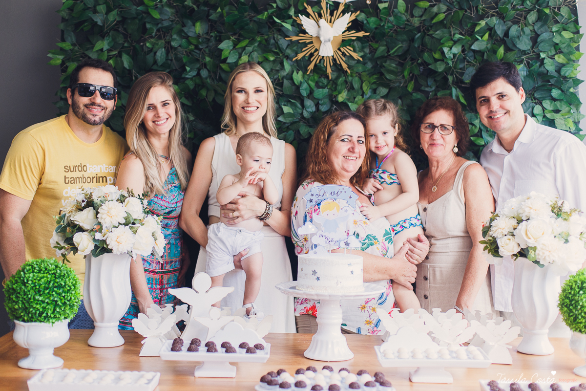 batizado do Davi, batizado no Santuário de Fátima, no Bairro de Fátima, em Vitória ES, fotografia de batizado em Vitória ES, decoração de almoço de batizado, batizado de menino, o que vestir no batizado do meu filho, batizando meu bebê de 9 meses, tássila