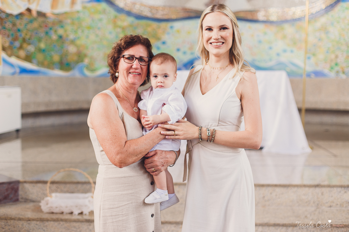 batizado do Davi, batizado no Santuário de Fátima, no Bairro de Fátima, em Vitória ES, fotografia de batizado em Vitória ES, decoração de almoço de batizado, batizado de menino, o que vestir no batizado do meu filho, batizando meu bebê de 9 meses, tássila