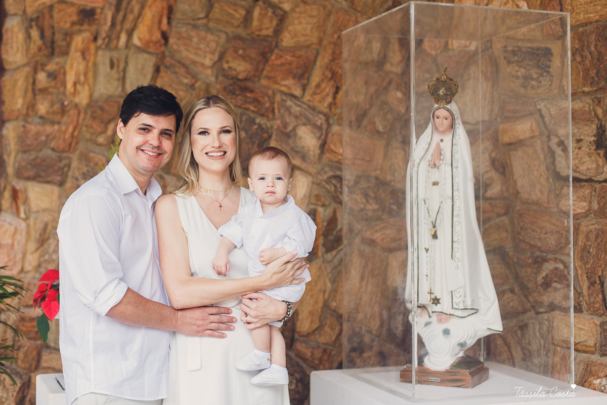 batizado do Davi, batizado no Santuário de Fátima, no Bairro de Fátima, em Vitória ES, fotografia de batizado em Vitória ES, decoração de almoço de batizado, batizado de menino, o que vestir no batizado do meu filho, batizando meu bebê de 9 meses, tássila