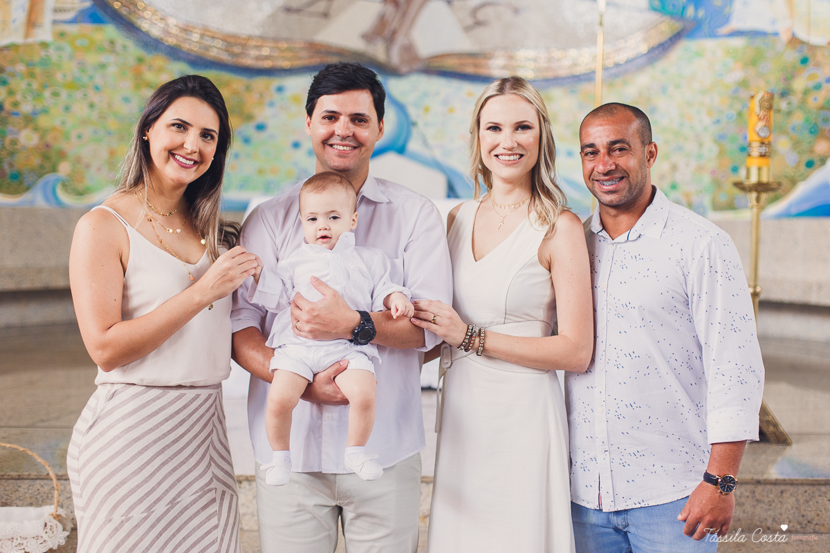 batizado do Davi, batizado no Santuário de Fátima, no Bairro de Fátima, em Vitória ES, fotografia de batizado em Vitória ES, decoração de almoço de batizado, batizado de menino, o que vestir no batizado do meu filho, batizando meu bebê de 9 meses, tássila