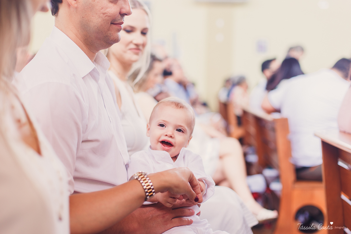 batizado do Davi, batizado no Santuário de Fátima, no Bairro de Fátima, em Vitória ES, fotografia de batizado em Vitória ES, decoração de almoço de batizado, batizado de menino, o que vestir no batizado do meu filho, batizando meu bebê de 9 meses, tássila
