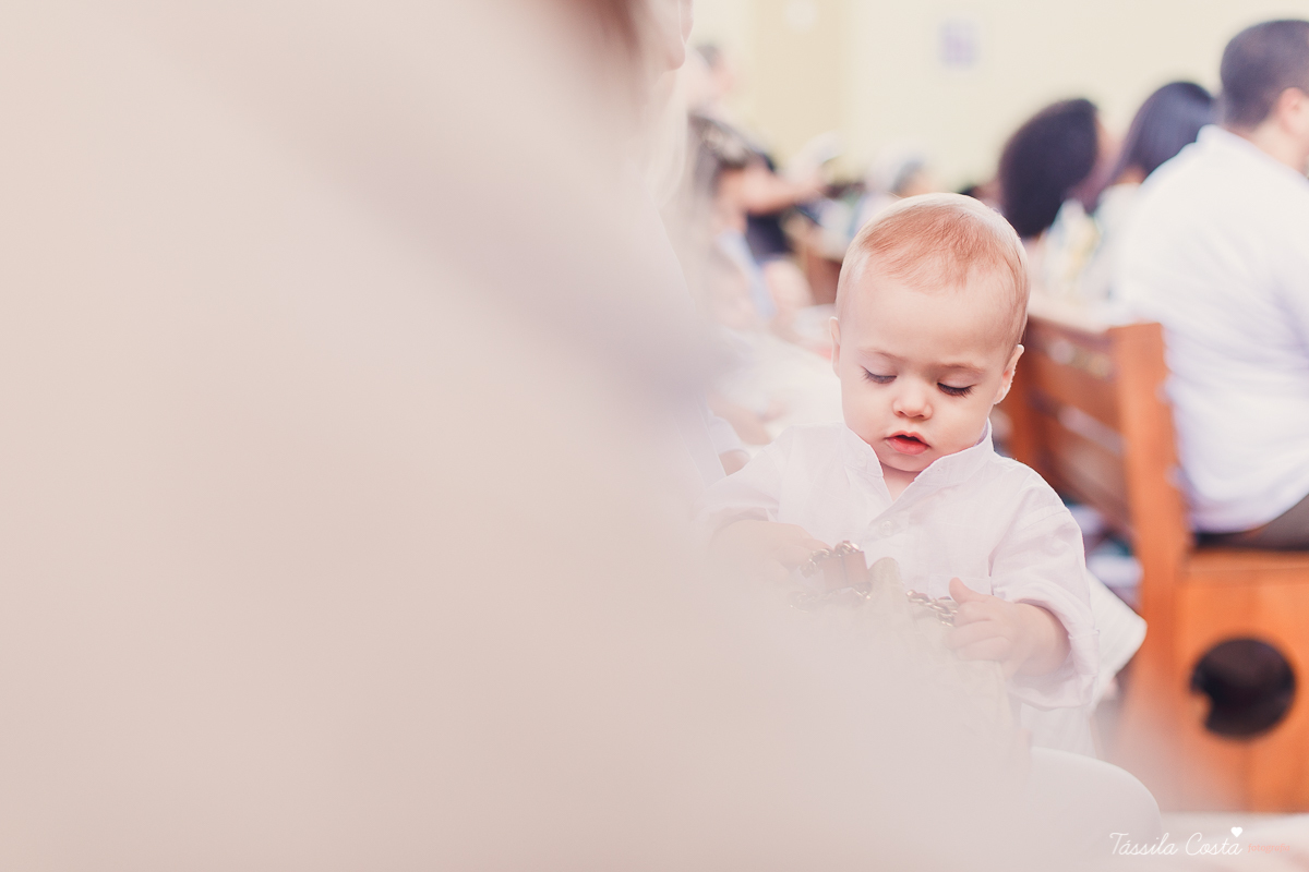 batizado do Davi, batizado no Santuário de Fátima, no Bairro de Fátima, em Vitória ES, fotografia de batizado em Vitória ES, decoração de almoço de batizado, batizado de menino, o que vestir no batizado do meu filho, batizando meu bebê de 9 meses, tássila