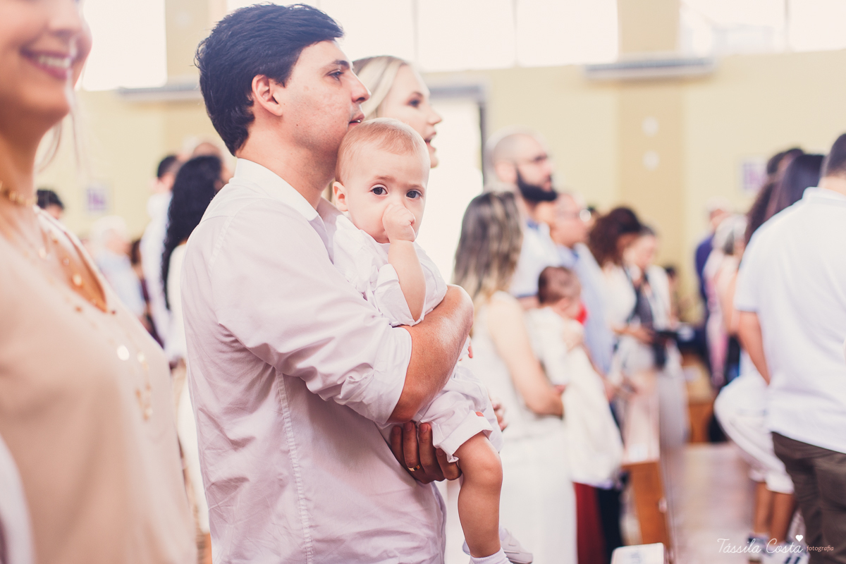 batizado do Davi, batizado no Santuário de Fátima, no Bairro de Fátima, em Vitória ES, fotografia de batizado em Vitória ES, decoração de almoço de batizado, batizado de menino, o que vestir no batizado do meu filho, batizando meu bebê de 9 meses, tássila