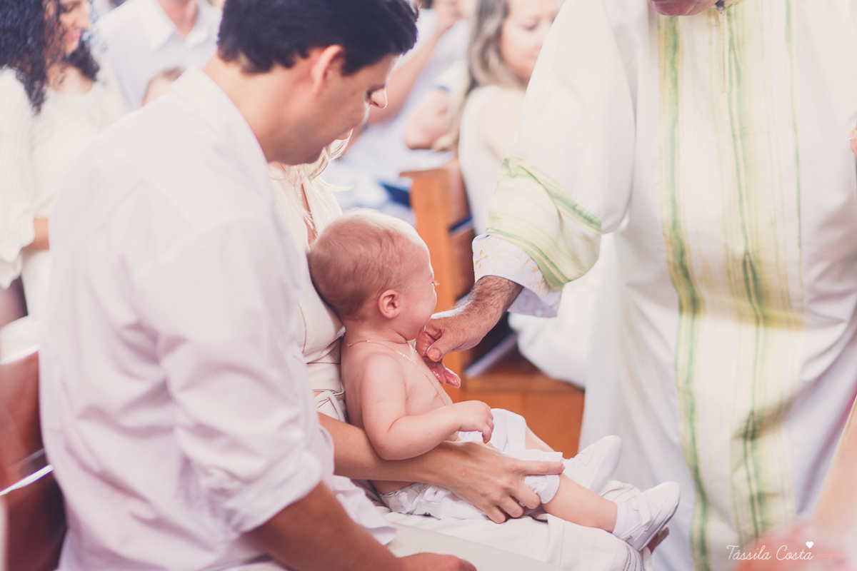 batizado do Davi, batizado no Santuário de Fátima, no Bairro de Fátima, em Vitória ES, fotografia de batizado em Vitória ES, decoração de almoço de batizado, batizado de menino, o que vestir no batizado do meu filho, batizando meu bebê de 9 meses, tássila