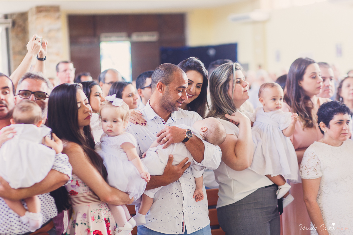 batizado do Davi, batizado no Santuário de Fátima, no Bairro de Fátima, em Vitória ES, fotografia de batizado em Vitória ES, decoração de almoço de batizado, batizado de menino, o que vestir no batizado do meu filho, batizando meu bebê de 9 meses, tássila