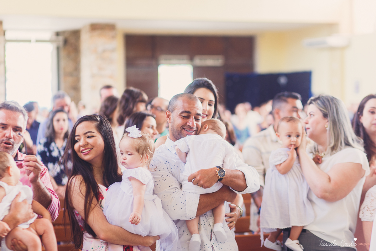 batizado do Davi, batizado no Santuário de Fátima, no Bairro de Fátima, em Vitória ES, fotografia de batizado em Vitória ES, decoração de almoço de batizado, batizado de menino, o que vestir no batizado do meu filho, batizando meu bebê de 9 meses, tássila