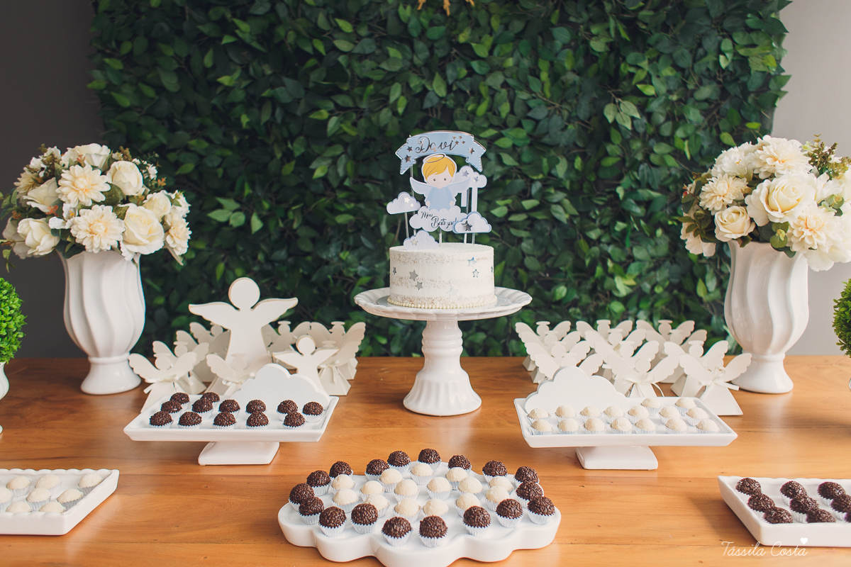 batizado do Davi, batizado no Santuário de Fátima, no Bairro de Fátima, em Vitória ES, fotografia de batizado em Vitória ES, decoração de almoço de batizado, batizado de menino, o que vestir no batizado do meu filho, batizando meu bebê de 9 meses, tássila