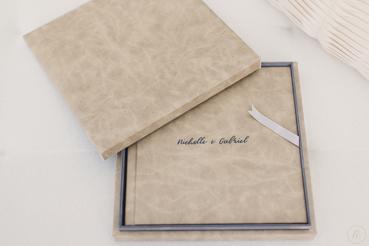 álbum 30x30, em couro, fotografia de casamento em vila velha es, álbum em laminação UV, ideia para lâminas de álbum, álbum encadernado de alta qualidade