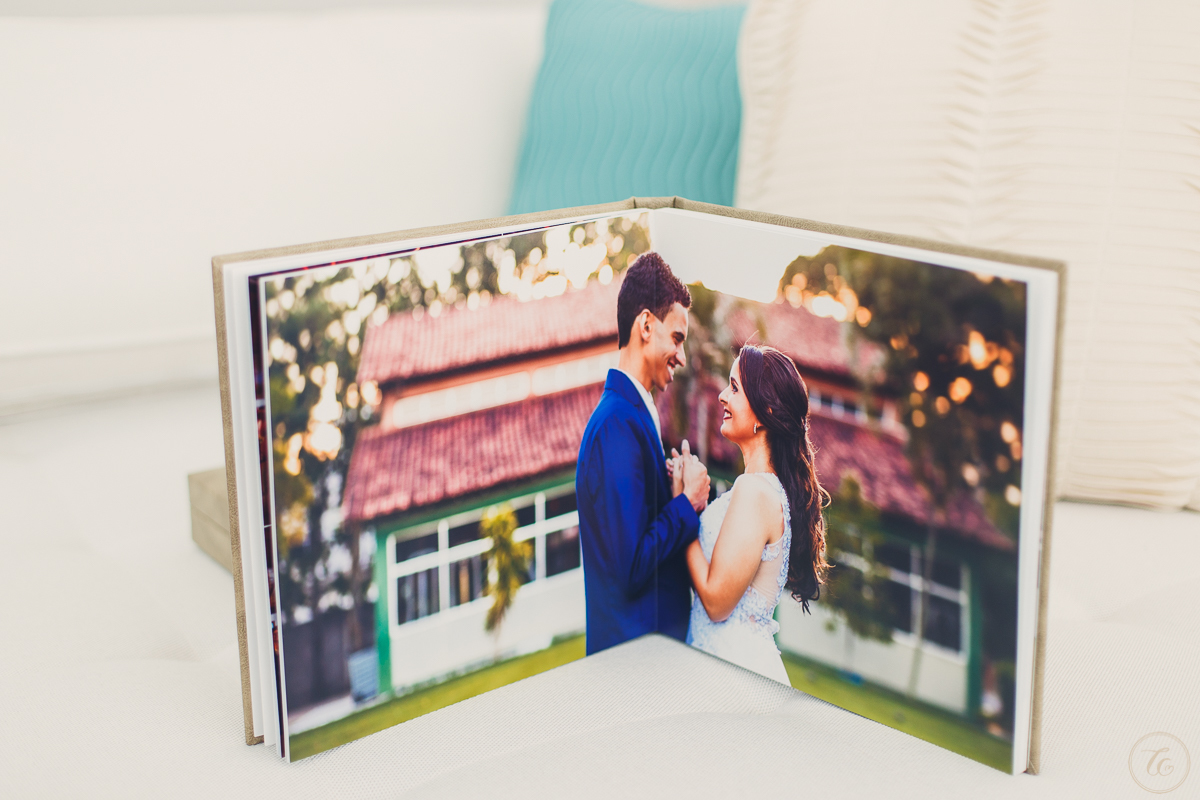 álbum 30x30, em couro, fotografia de casamento em vila velha es, álbum em laminação UV, ideia para lâminas de álbum, álbum encadernado de alta qualidade