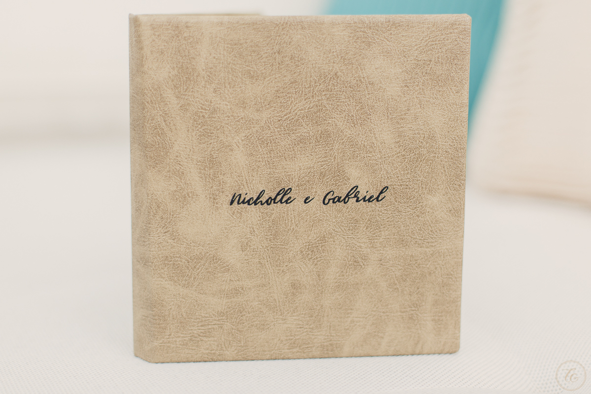 álbum 30x30, em couro, fotografia de casamento em vila velha es, álbum em laminação UV, ideia para lâminas de álbum, álbum encadernado de alta qualidade