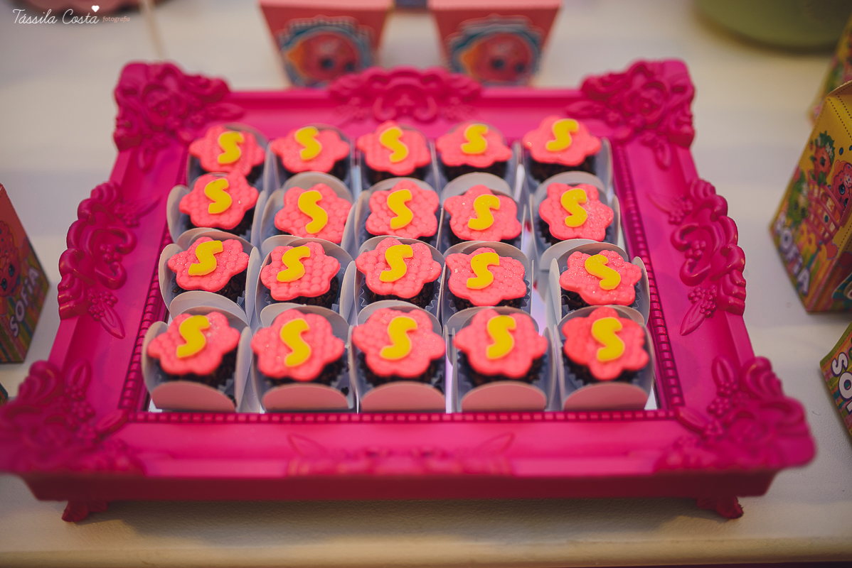 festa no tema shopkins, festa dos sonhos. Aniversário da Sofia de 8 anos, em Manguinhos Serra ES, festa de menina, 08 anos, vila velha es, fotógrafa Tássila Costa no aniversário da Sofia, fotografia de aniversário de men