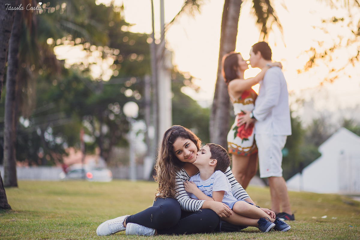 ensaio fotográfico em família, realizado na Ilha do Frade, pela fotógrafa tássila costa, numa tarde de sol linda. Família que ama fotos quis fazer um ensaio fotográfico para registrar o ano de 2016 que foi especia