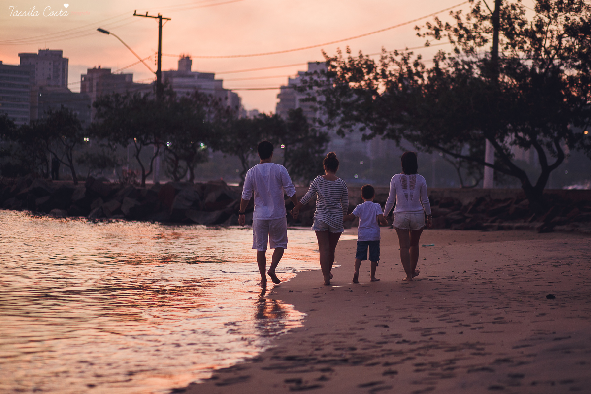 ensaio fotográfico em família, realizado na Ilha do Frade, pela fotógrafa tássila costa, numa tarde de sol linda. Família que ama fotos quis fazer um ensaio fotográfico para registrar o ano de 2016 que foi especia