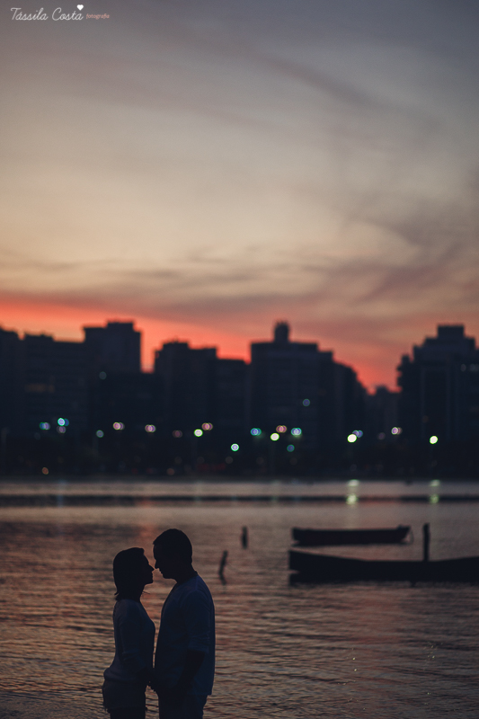 ensaio fotográfico em família, realizado na Ilha do Frade, pela fotógrafa tássila costa, numa tarde de sol linda. Família que ama fotos quis fazer um ensaio fotográfico para registrar o ano de 2016 que foi especia