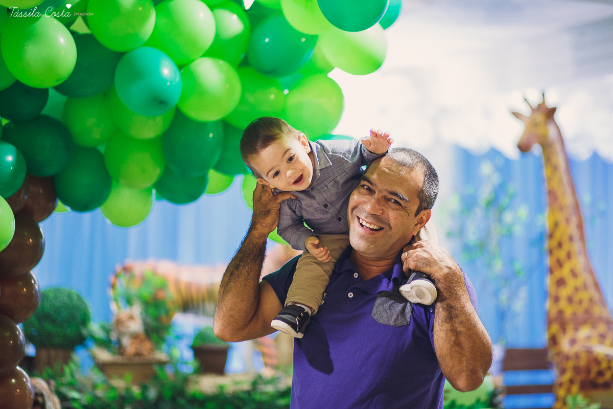 festa linda para o otávio, que completou 1 ano de vida, e comemorou com amigos e familiares no cerimonial infantil em jardim da penha, pirlim pim lim, fotografia de tássila costa fotografia, festa de menino com o tema safari, festa dos sonho