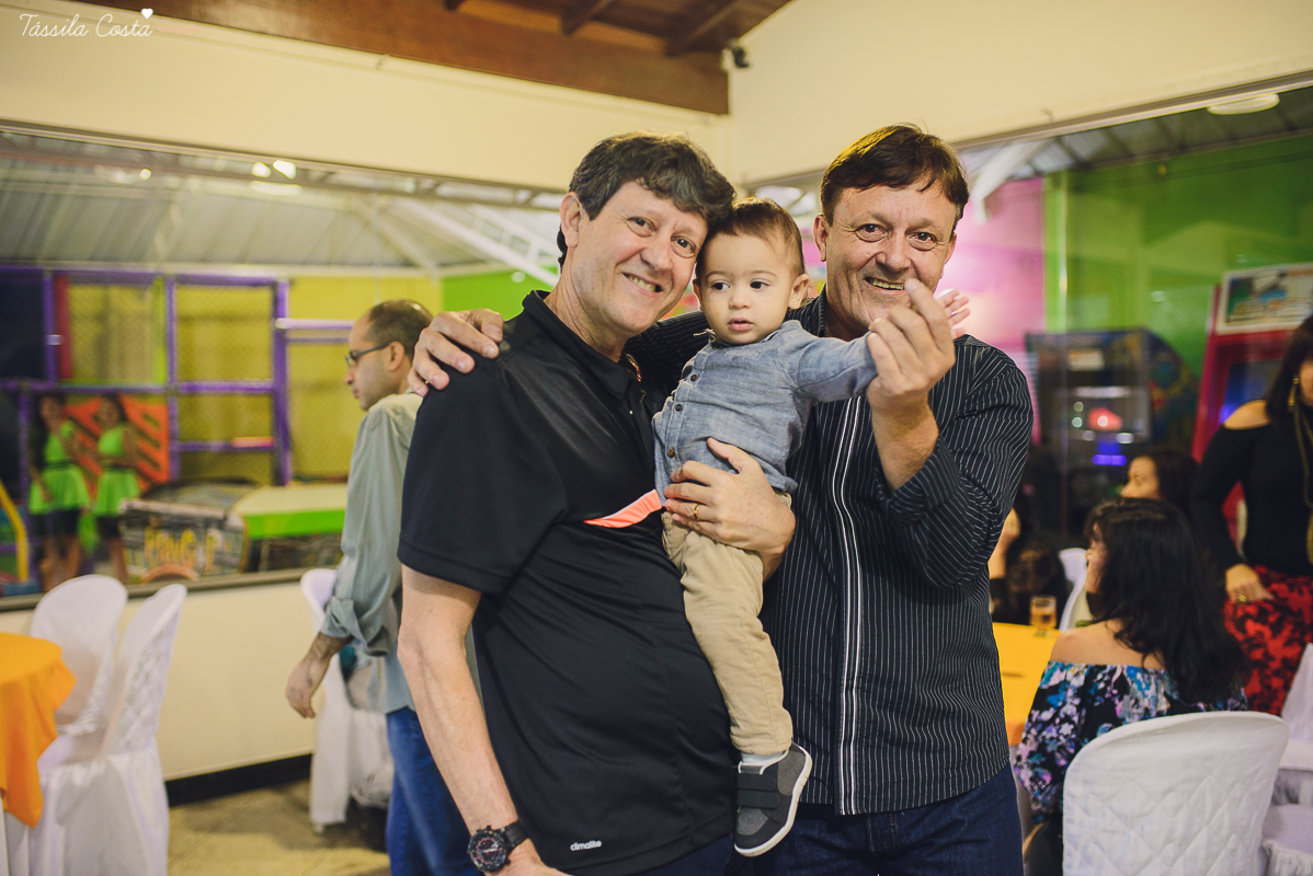 festa linda para o otávio, que completou 1 ano de vida, e comemorou com amigos e familiares no cerimonial infantil em jardim da penha, pirlim pim lim, fotografia de tássila costa fotografia, festa de menino com o tema safari, festa dos sonho