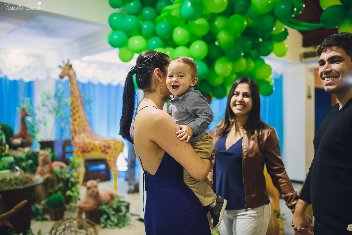 festa linda para o otávio, que completou 1 ano de vida, e comemorou com amigos e familiares no cerimonial infantil em jardim da penha, pirlim pim lim, fotografia de tássila costa fotografia, festa de menino com o tema safari, festa dos sonho