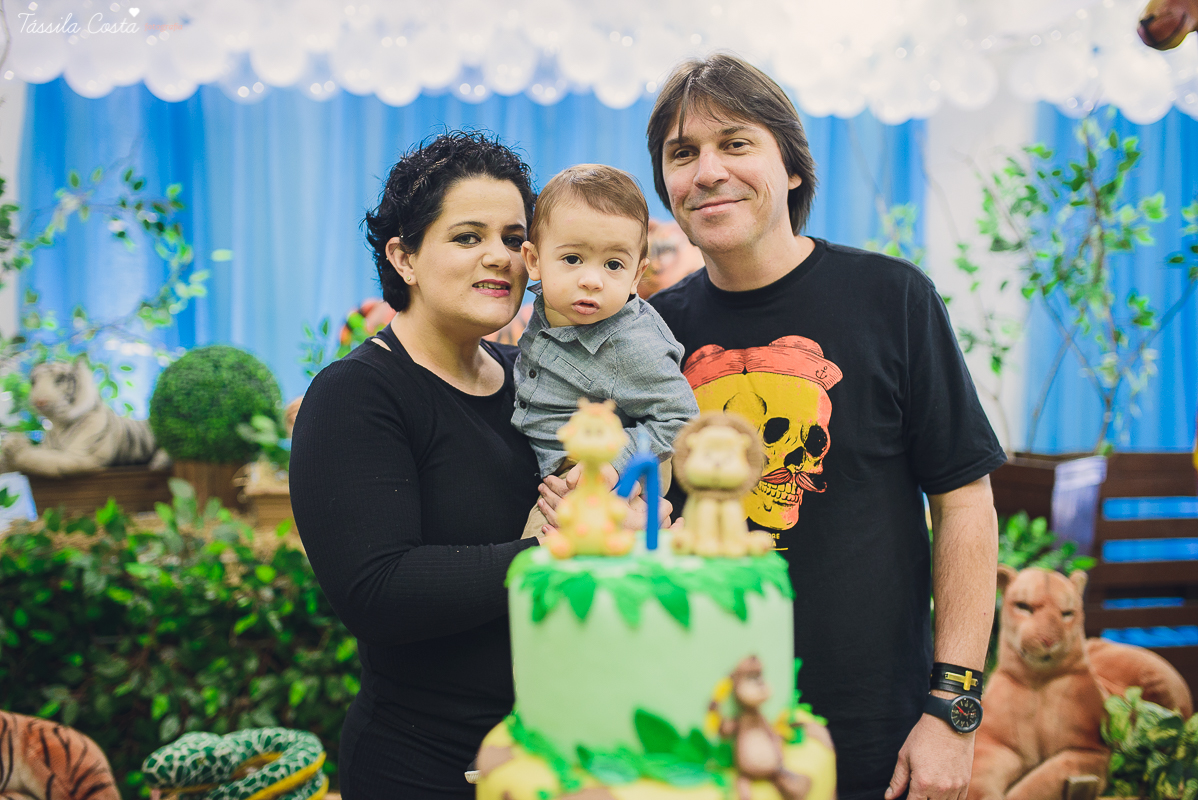 festa linda para o otávio, que completou 1 ano de vida, e comemorou com amigos e familiares no cerimonial infantil em jardim da penha, pirlim pim lim, fotografia de tássila costa fotografia, festa de menino com o tema safari, festa dos sonho