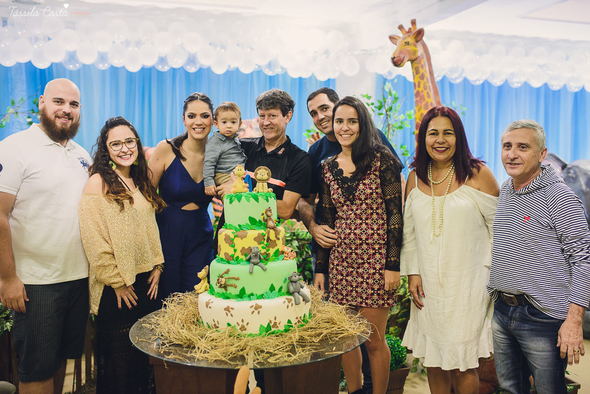 festa linda para o otávio, que completou 1 ano de vida, e comemorou com amigos e familiares no cerimonial infantil em jardim da penha, pirlim pim lim, fotografia de tássila costa fotografia, festa de menino com o tema safari, festa dos sonho