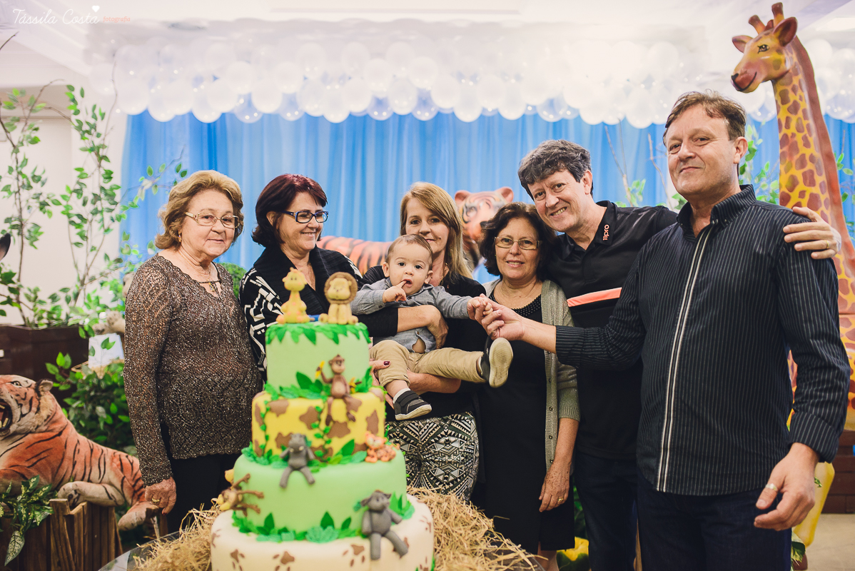 festa linda para o otávio, que completou 1 ano de vida, e comemorou com amigos e familiares no cerimonial infantil em jardim da penha, pirlim pim lim, fotografia de tássila costa fotografia, festa de menino com o tema safari, festa dos sonho