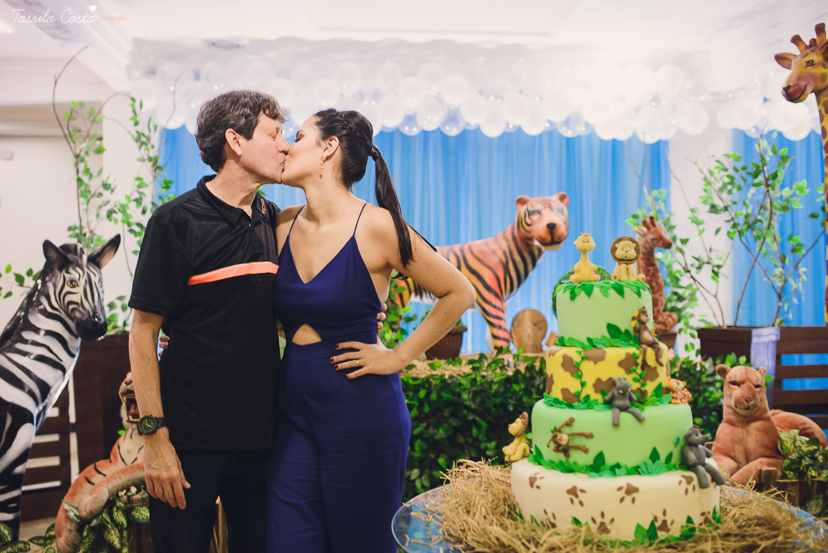 festa linda para o otávio, que completou 1 ano de vida, e comemorou com amigos e familiares no cerimonial infantil em jardim da penha, pirlim pim lim, fotografia de tássila costa fotografia, festa de menino com o tema safari, festa dos sonho