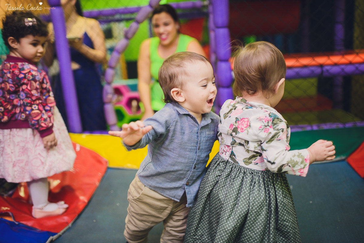 festa linda para o otávio, que completou 1 ano de vida, e comemorou com amigos e familiares no cerimonial infantil em jardim da penha, pirlim pim lim, fotografia de tássila costa fotografia, festa de menino com o tema safari, festa dos sonho