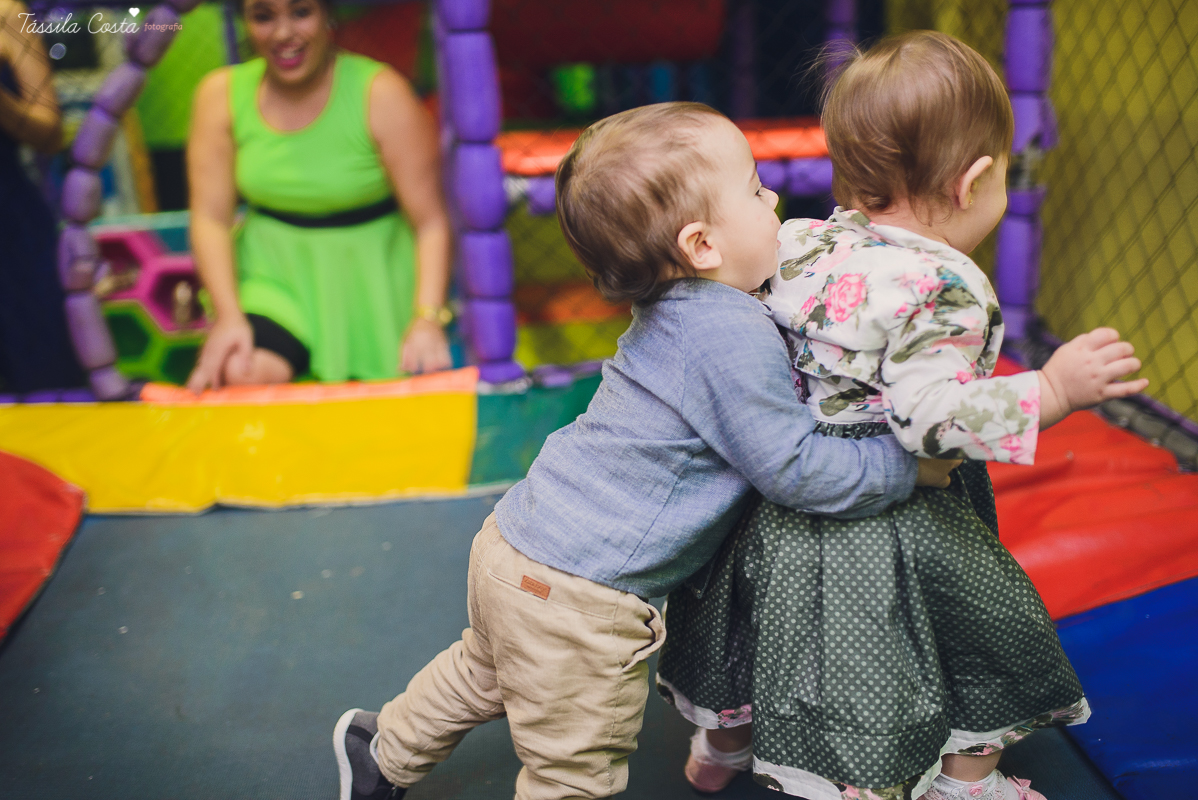 festa linda para o otávio, que completou 1 ano de vida, e comemorou com amigos e familiares no cerimonial infantil em jardim da penha, pirlim pim lim, fotografia de tássila costa fotografia, festa de menino com o tema safari, festa dos sonho
