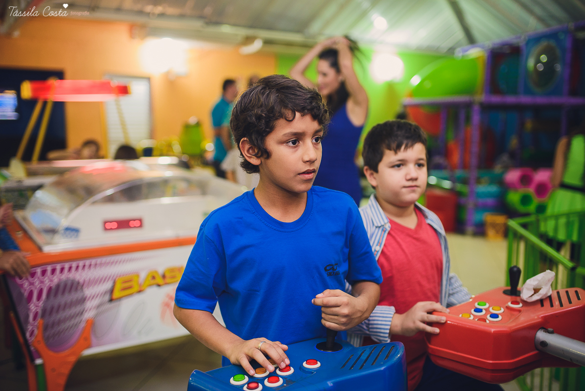 festa linda para o otávio, que completou 1 ano de vida, e comemorou com amigos e familiares no cerimonial infantil em jardim da penha, pirlim pim lim, fotografia de tássila costa fotografia, festa de menino com o tema safari, festa dos sonho