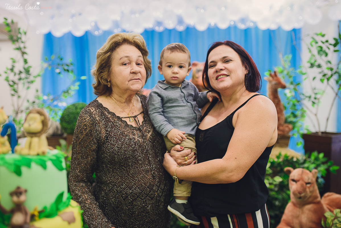 festa linda para o otávio, que completou 1 ano de vida, e comemorou com amigos e familiares no cerimonial infantil em jardim da penha, pirlim pim lim, fotografia de tássila costa fotografia, festa de menino com o tema safari, festa dos sonho