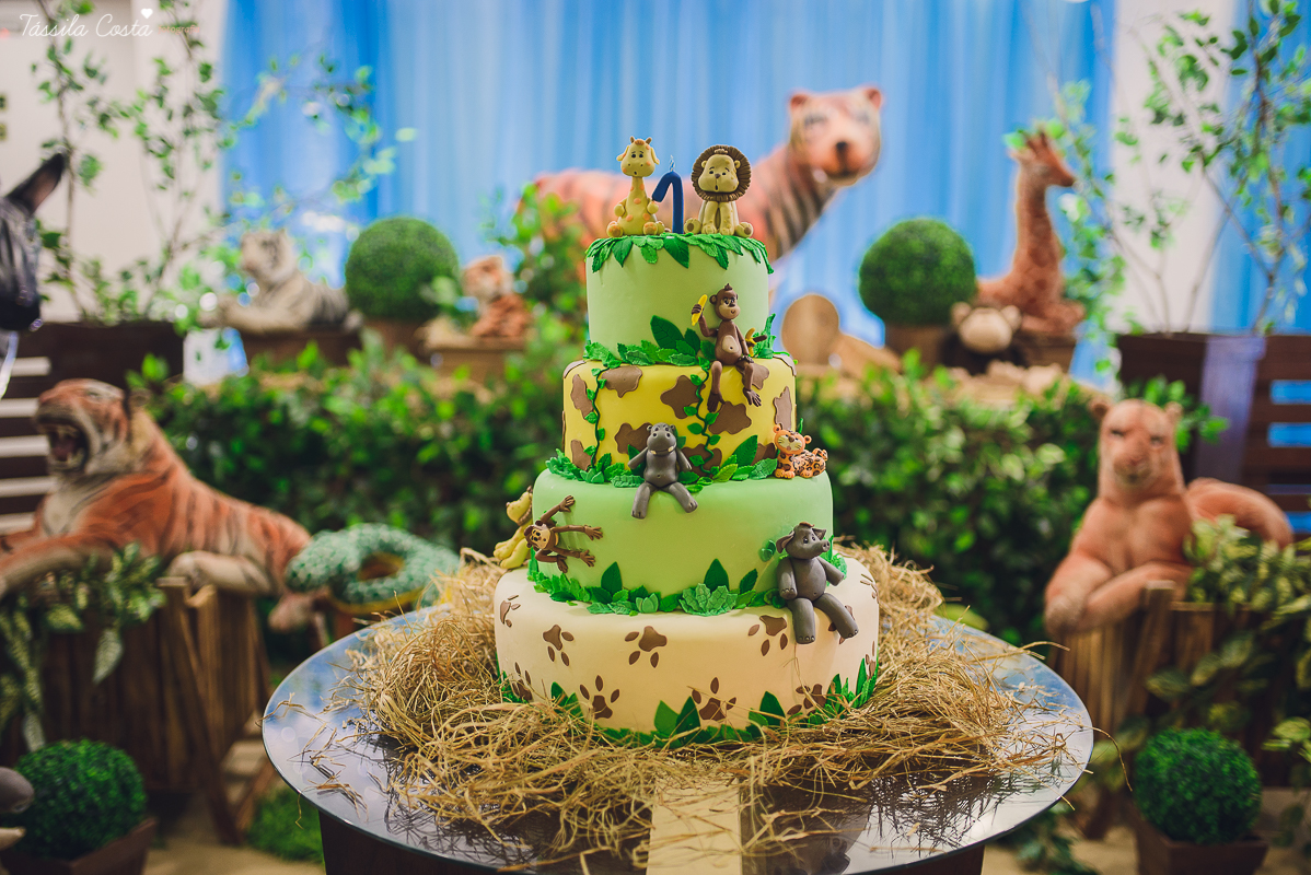 festa linda para o otávio, que completou 1 ano de vida, e comemorou com amigos e familiares no cerimonial infantil em jardim da penha, pirlim pim lim, fotografia de tássila costa fotografia, festa de menino com o tema safari, festa dos sonho