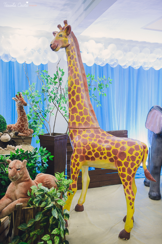 festa linda para o otávio, que completou 1 ano de vida, e comemorou com amigos e familiares no cerimonial infantil em jardim da penha, pirlim pim lim, fotografia de tássila costa fotografia, festa de menino com o tema safari, festa dos sonho