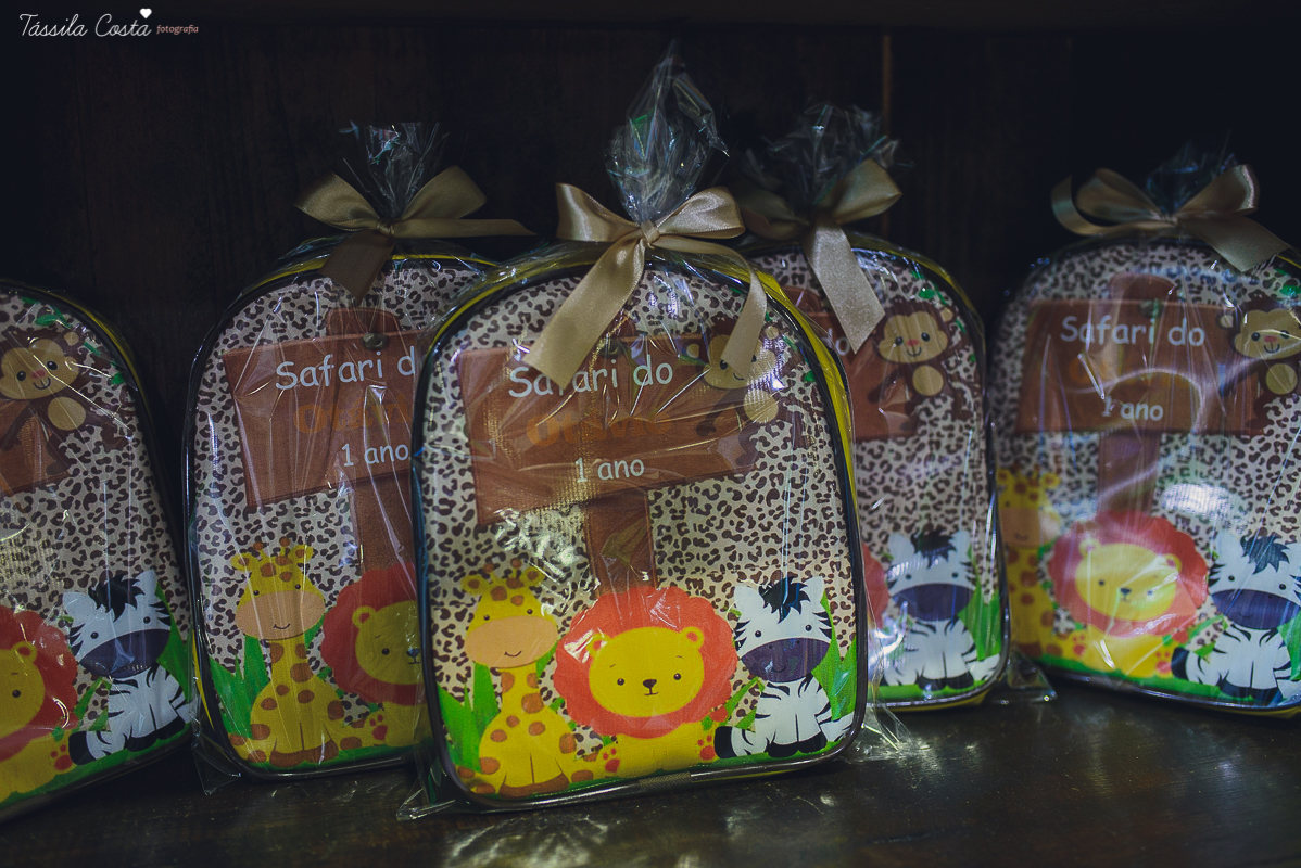festa linda para o otávio, que completou 1 ano de vida, e comemorou com amigos e familiares no cerimonial infantil em jardim da penha, pirlim pim lim, fotografia de tássila costa fotografia, festa de menino com o tema safari, festa dos sonho