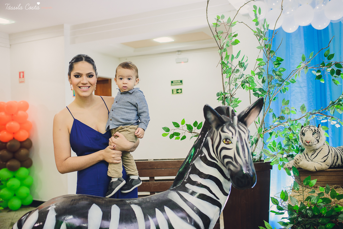 festa linda para o otávio, que completou 1 ano de vida, e comemorou com amigos e familiares no cerimonial infantil em jardim da penha, pirlim pim lim, fotografia de tássila costa fotografia, festa de menino com o tema safari, festa dos sonho
