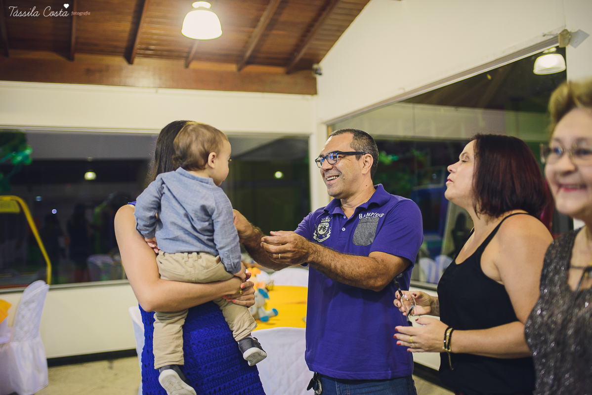 festa linda para o otávio, que completou 1 ano de vida, e comemorou com amigos e familiares no cerimonial infantil em jardim da penha, pirlim pim lim, fotografia de tássila costa fotografia, festa de menino com o tema safari, festa dos sonho