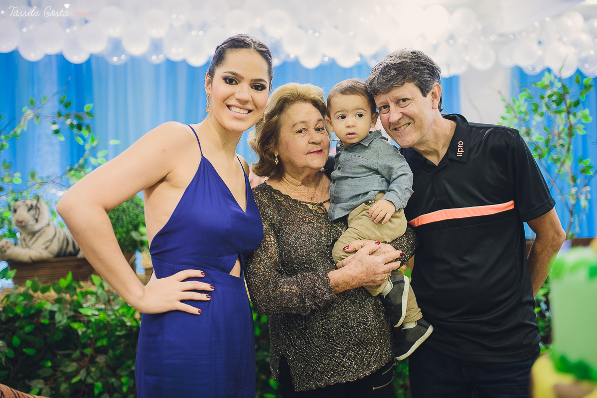 festa linda para o otávio, que completou 1 ano de vida, e comemorou com amigos e familiares no cerimonial infantil em jardim da penha, pirlim pim lim, fotografia de tássila costa fotografia, festa de menino com o tema safari, festa dos sonho