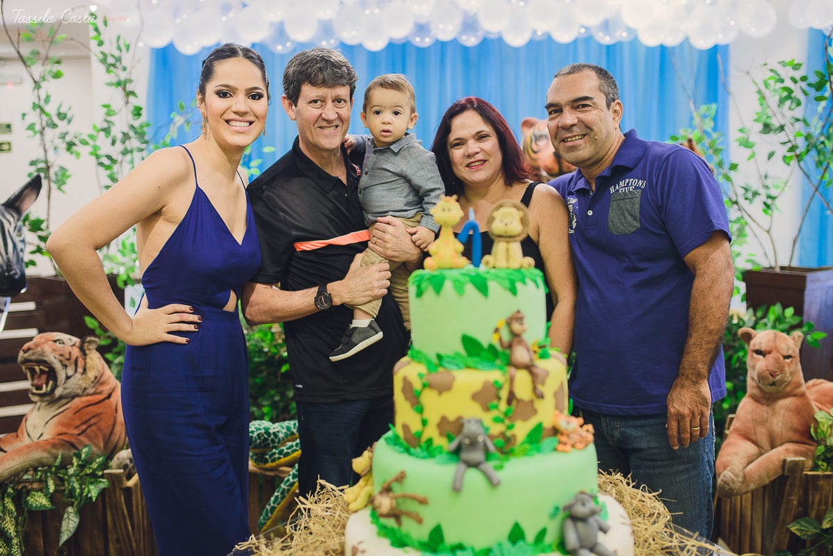 festa linda para o otávio, que completou 1 ano de vida, e comemorou com amigos e familiares no cerimonial infantil em jardim da penha, pirlim pim lim, fotografia de tássila costa fotografia, festa de menino com o tema safari, festa dos sonho