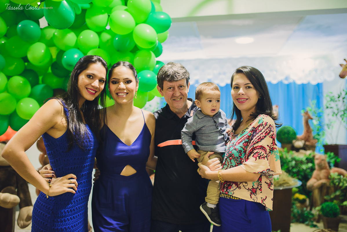 festa linda para o otávio, que completou 1 ano de vida, e comemorou com amigos e familiares no cerimonial infantil em jardim da penha, pirlim pim lim, fotografia de tássila costa fotografia, festa de menino com o tema safari, festa dos sonho