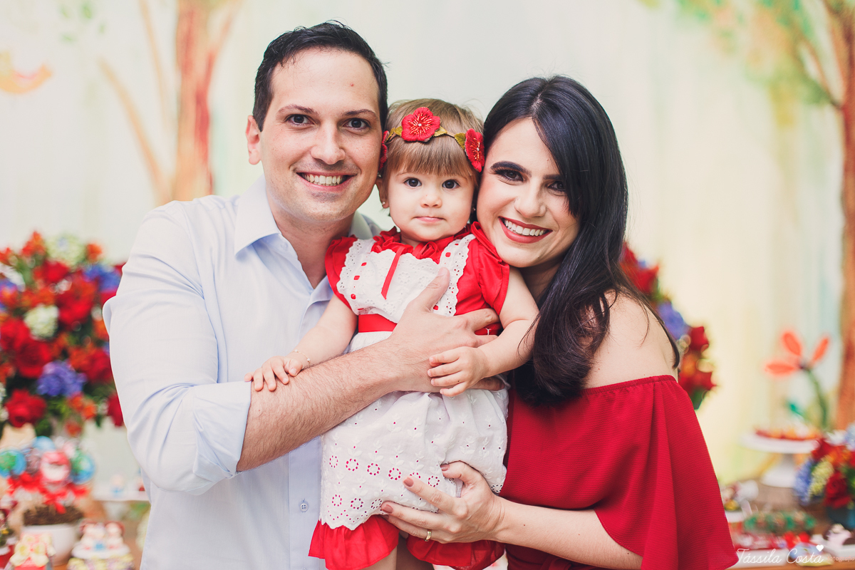 aniversário de menina, no tema chapeuzinho vermelho, festa de 1 ano no cerimonial Tironi Bambini, Vitória ES, Tássila Costa fotografia, fotógrafo de festa infantil em Vitória ES, fotos lindas de aniversário, álbum de aniversário infantil