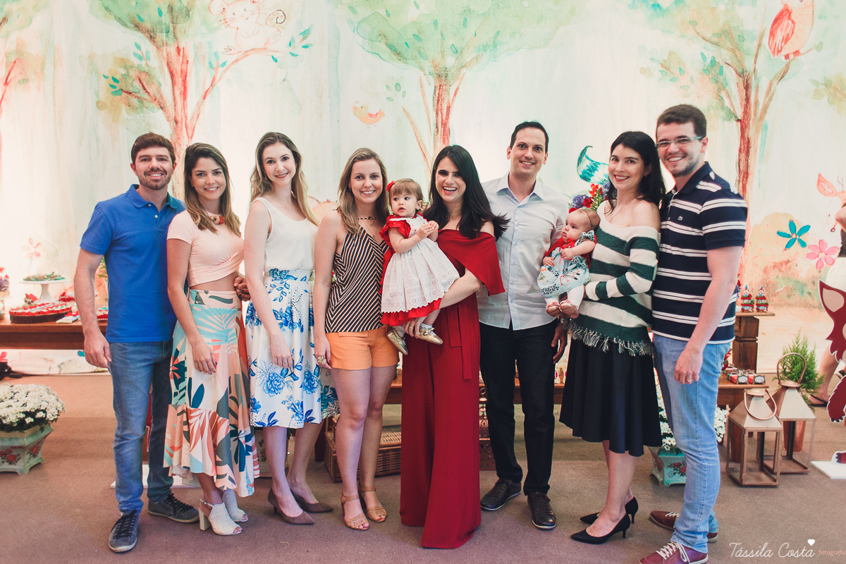 aniversário de menina, no tema chapeuzinho vermelho, festa de 1 ano no cerimonial Tironi Bambini, Vitória ES, Tássila Costa fotografia, fotógrafo de festa infantil em Vitória ES, fotos lindas de aniversário, álbum de aniversário infantil